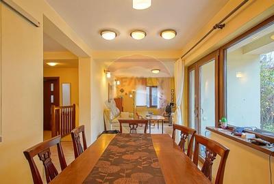 Casă cu 1 camere cu Garaj în Schei - 1