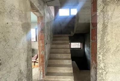 Casă cu 4 camere cu Teren 430 Mp în Central - 9