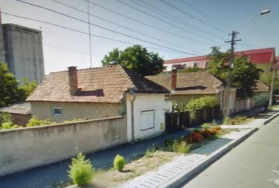 Teren de 1440 mp, în Central - 2