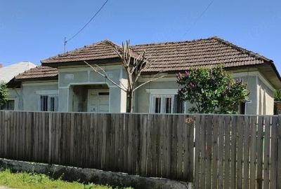 Casă cu Teren 1542 Mp în Mitreni - 4