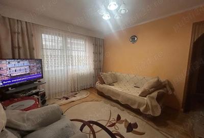 Apartament cu 3 camere semidecomandat în Central - 4