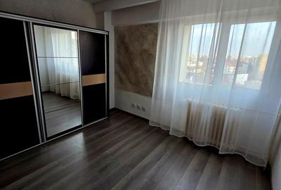 Apartament cu 4 camere decomandat în Calea Călărașilor - 3