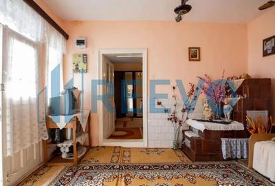 Casă cu 5 camere cu Teren 3365 Mp în Conțești - 3