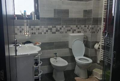 Casă cu 3 camere cu Teren 1000 Mp în Central - 1