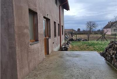 Casă cu 6 camere cu Teren 923 Mp în Târnova - 13