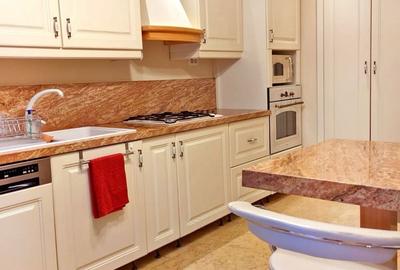 Apartament cu 3 camere în Central - 3