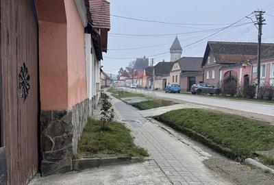 Casă cu 2 camere cu Teren 758 Mp în Ațel