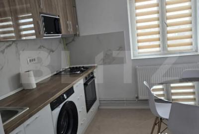 Apartament cu 4 camere decomandat în Central - 1