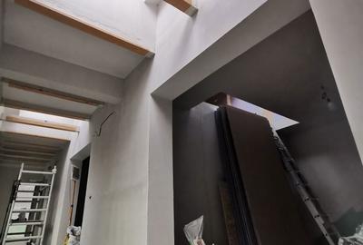 Casă cu 4 camere cu Teren 372 Mp în Central