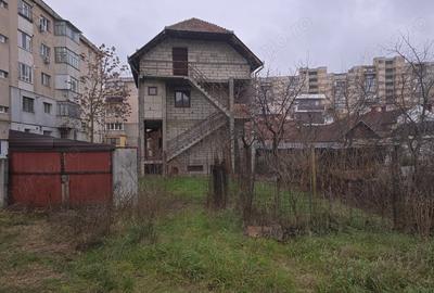 Casă cu 6 camere în Central - 11