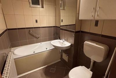 Apartament cu 3 camere decomandat în Central - 1