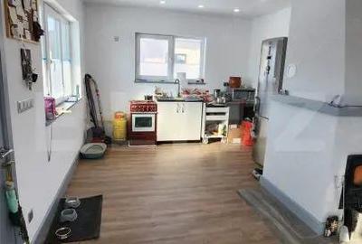 Casă cu 4 camere cu Teren 1800 Mp în Central - 3