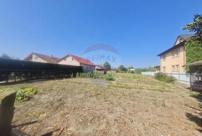 Teren de 2200 mp, în Central - 4