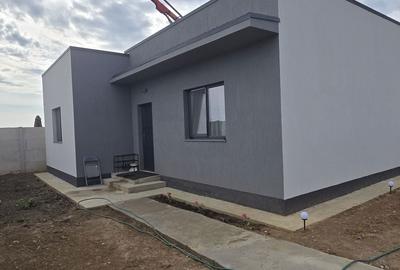 Casă cu 4 camere în Ișalnița - 2