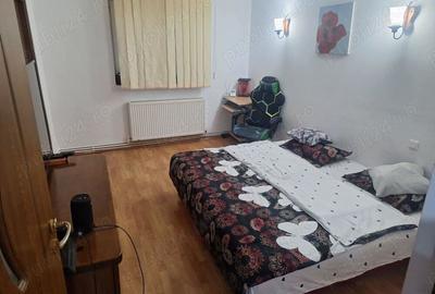 Vand apartament 2 camere Targovi?te - 2