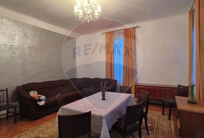 Casa cu 3 camere de vanzare in zona Centrala - 18