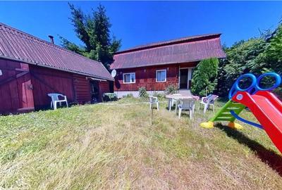 Casă cu 3 camere cu Teren 1360 Mp în Central - 2