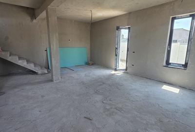Casă cu 4 camere cu Teren 420 Mp în Calea București - 2