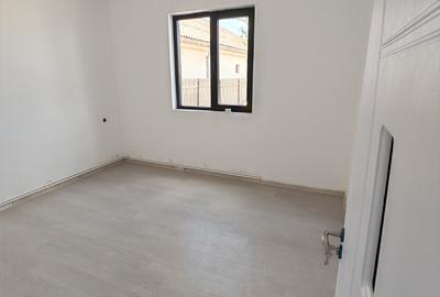 Vindem casa in Navodari - 2