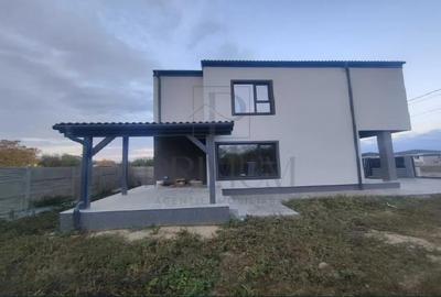 Duplex modern - teren generos - 2 fronturi stradale - pompa caldura - 2