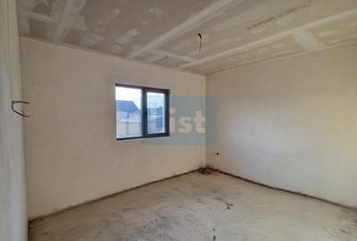 Casă cu 3 camere cu Teren 900 Mp în Cătălina - 6