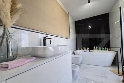 Casă cu 4 camere cu Teren 250 Mp în Central - 2