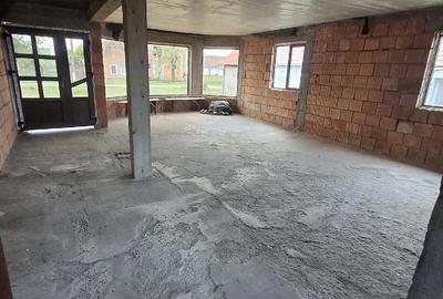 Casă cu Teren 1064 Mp în Vinga - 2