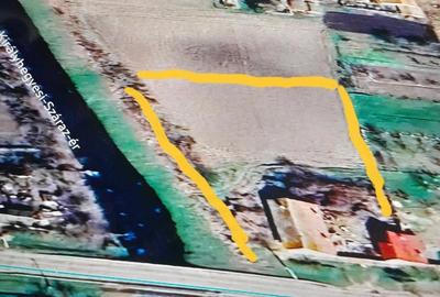 Casă cu Teren 2743 Mp în Central - 2