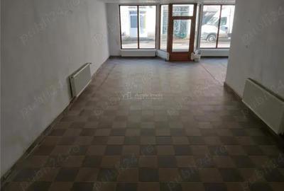 Spațiu comercial, de 250 mp, în Oravița