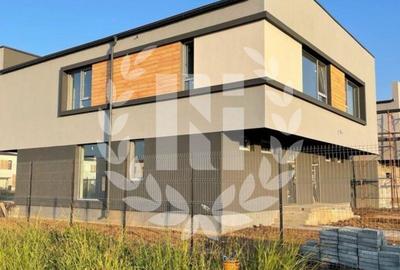 Casă cu 4 camere cu Teren 256 Mp în Balotești