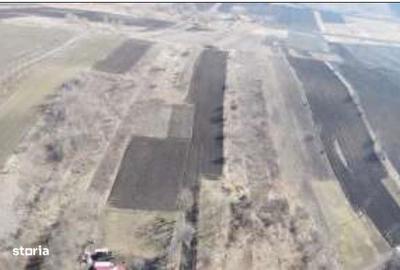 Teren de 2304 mp, în Zăpodeni - 3