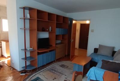 Apartament cu 2 camere decomandat în Titan