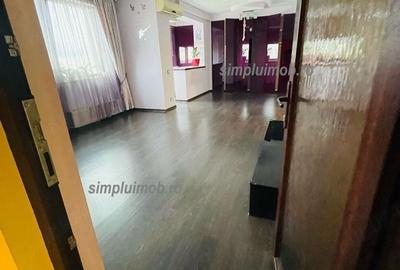 Apartament cu 3 camere semidecomandat, mobilat în 1 Mai - 2