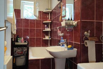 De vanzare apartament 3 camere, str.Morii, Nufarul, Oradea - 2