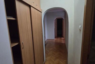 Apartament cu 3 camere decomandat în Popa Șapcă - 1