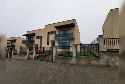 Casă cu 4 camere cu Teren 360 Mp în Borhanci - 1