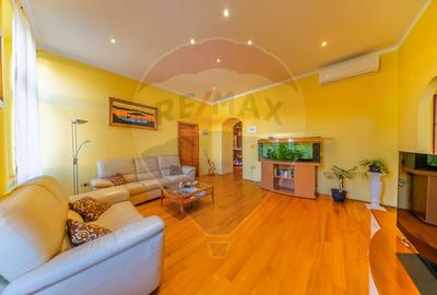 Apartament cu 3 camere de vanzare in zona Ultracentral - 2