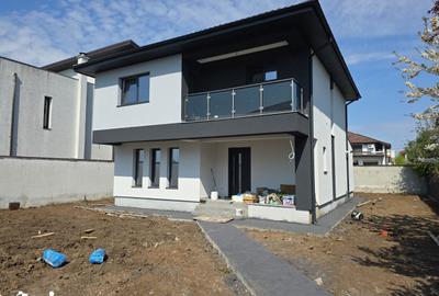 Casă cu 5 camere cu Teren 468 Mp în Berceni