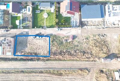 Teren de 559 mp, în Est - 3