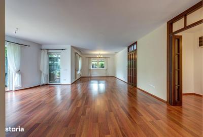 Casă cu 6 camere cu Teren 866 Mp în Central