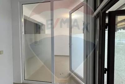 Spațiu comercial, de 30 mp, în Central - 4
