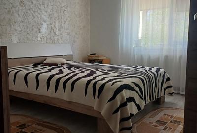 Apartament cu 3 camere decomandat în 1 Mai - 1