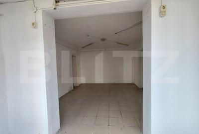 Apartament de vanzare cu 2 camere in Cugir, pretabil si pentru spatiu comercial. - 2