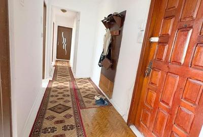 Apartament cu 3 camere decomandat în Cornișa - 7