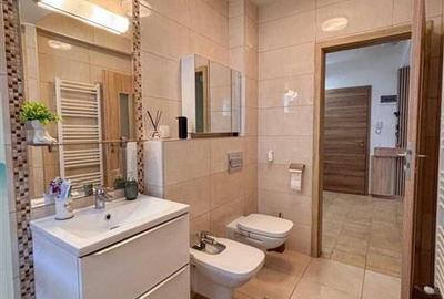 Apartament cu 2 camere decomandat, mobilat în Tractorul - 6