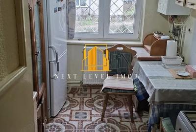 Apartament cu 3 camere semidecomandat în Central - 1