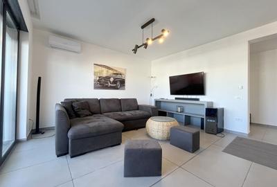 Apartament cu 3 camere semidecomandat, mobilat în Dumbrăvița - 3