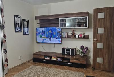 Apartament cu 3 camere decomandat în Dâmbu Pietros - 13