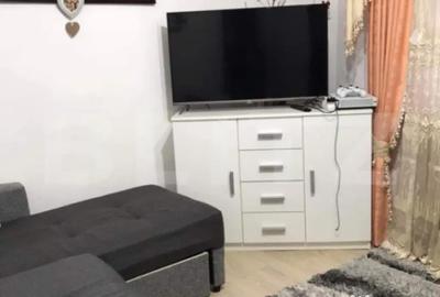 Apartament cu 3 camere decomandat în Micro 16