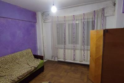 Apartament trei camere, decomandat, balcon, etaj 4 din 10, Narcisa - 22